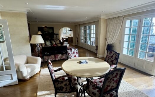 OFF MARKET in Cannes
