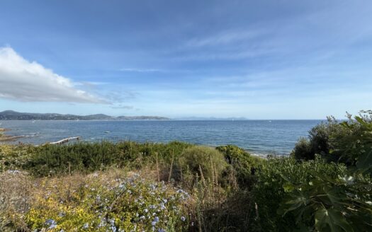 OFF MARKET in Saint-Tropez